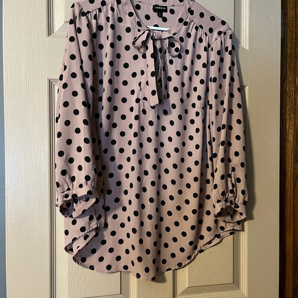 Torrid size 0tie neck blouse blush colored with black polka dots